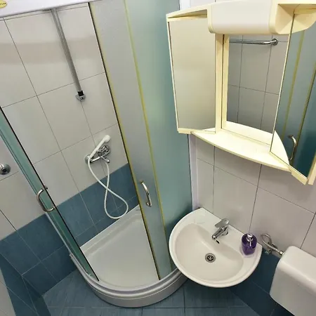 Pink 4 Πανσιόν