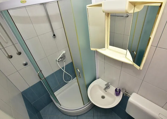 Pink 4 Πανσιόν